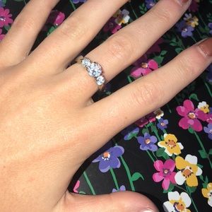 Imitation diamond ring! Size 7